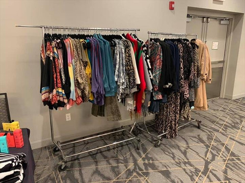 Luxe Boutique & Luxe Street Boutique Fashion Truck-布卢明顿必去景点