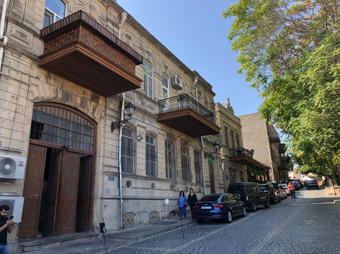 Baku Original Walking Free Tour-巴库必去景点