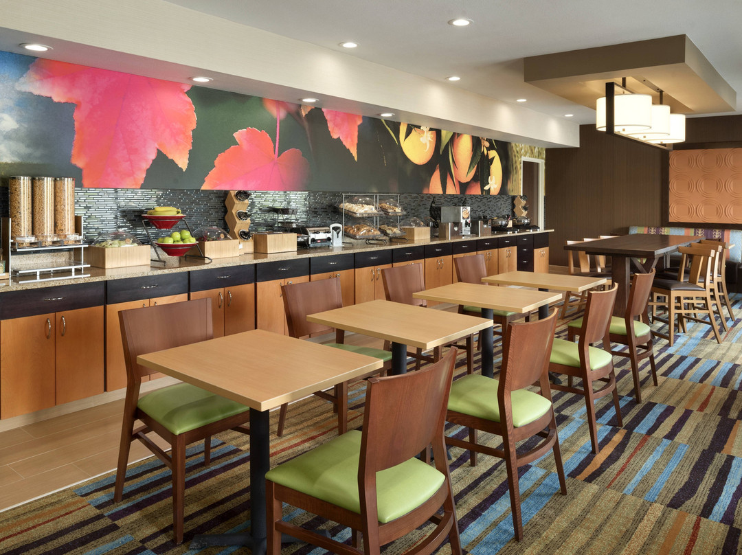 曼切斯特哈特佛德费尔菲尔斯客栈&套房酒店主图