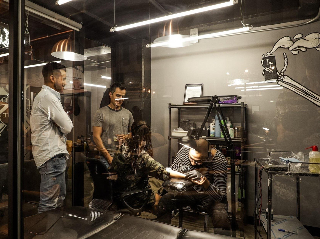 La Logia Barberías & Tattoo Coahuila Colonia Roma-瓜特穆斯必去景点