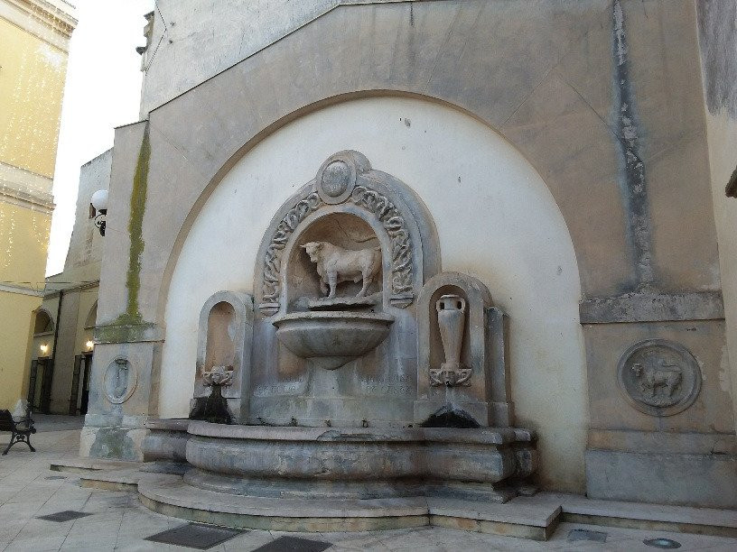 Fontana Del Toro景点图片