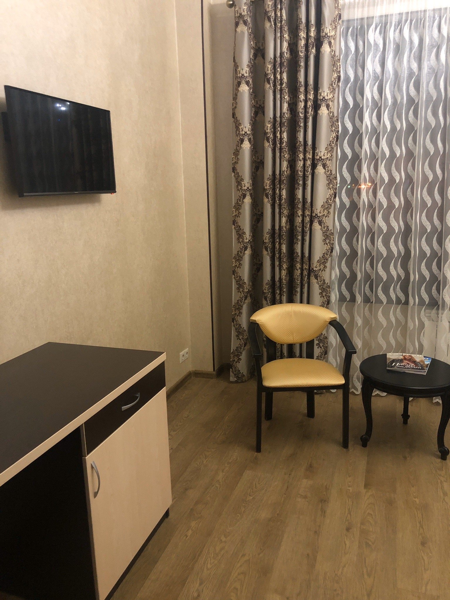 Kavkazskaya Plennitsa-官方