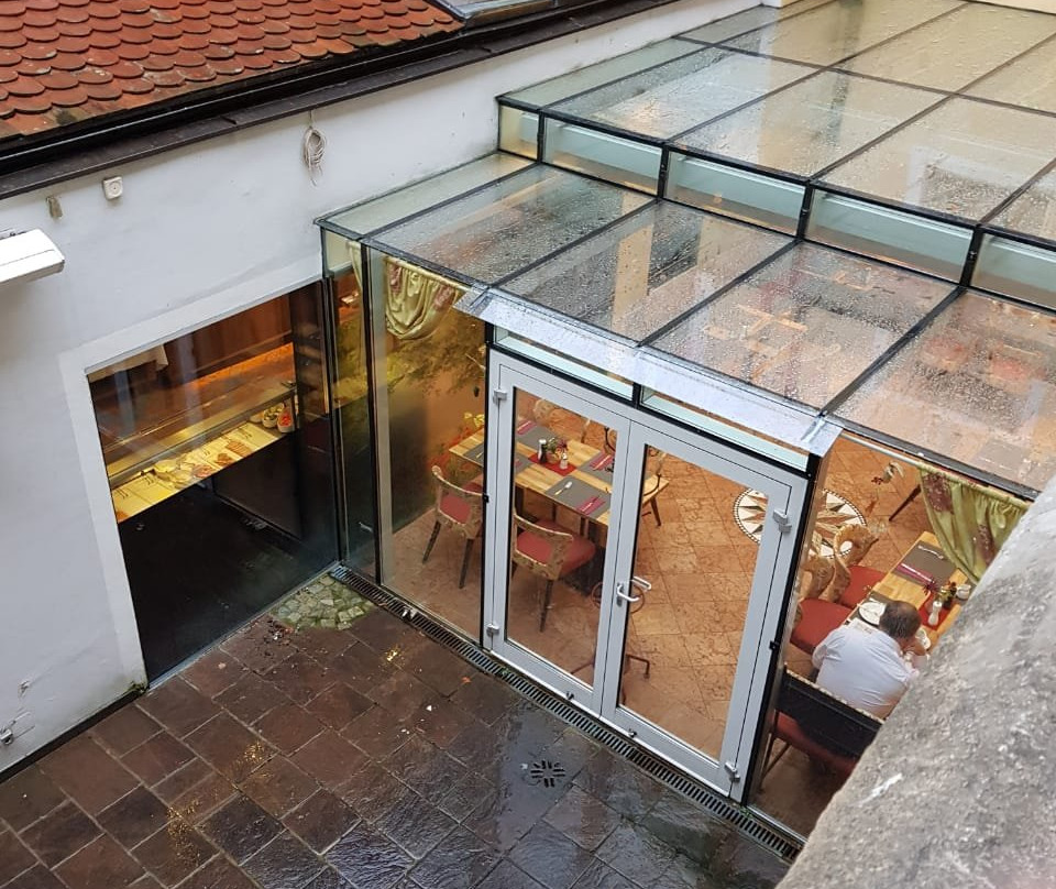 马德兰德酒店主图