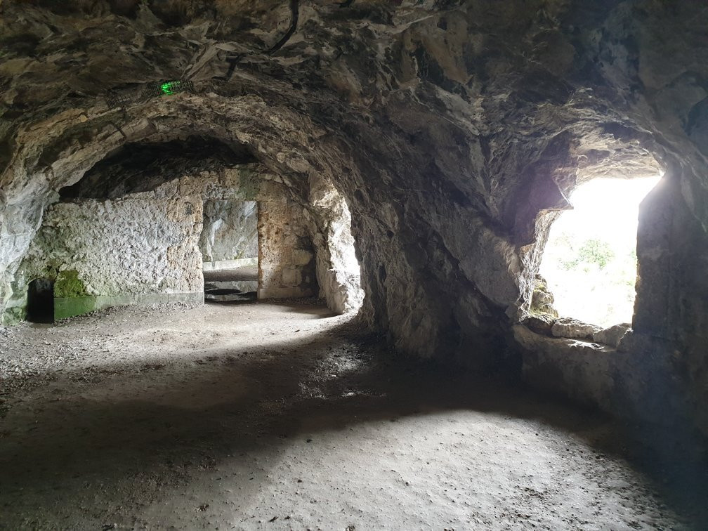Grottes de Mandrin景点图片