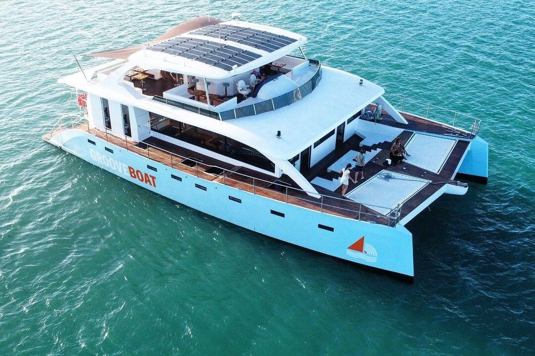 Groove Boat-大湾必去景点