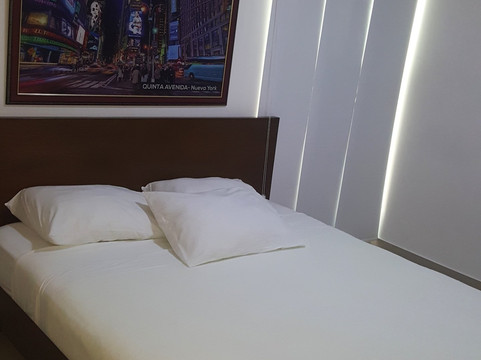 加勒比套房酒店主图