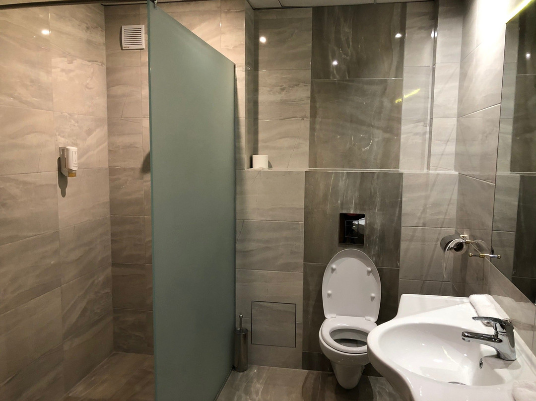 阿维翁酒店主图