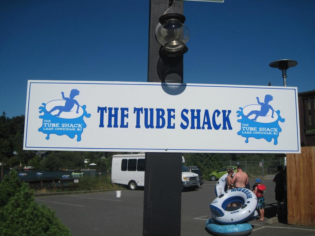 Cowichan River Tubing - The Tube Shack景点图片