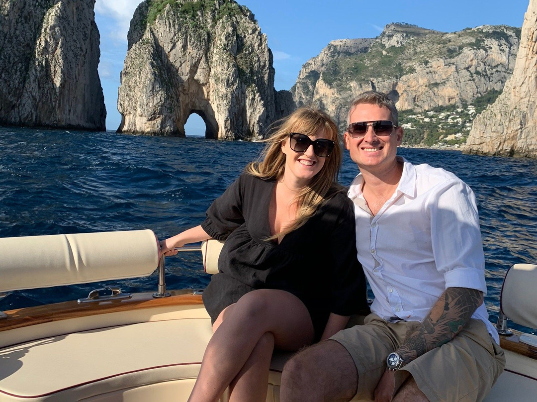 Lovely Capri Charter-马萨卢布伦塞必去景点