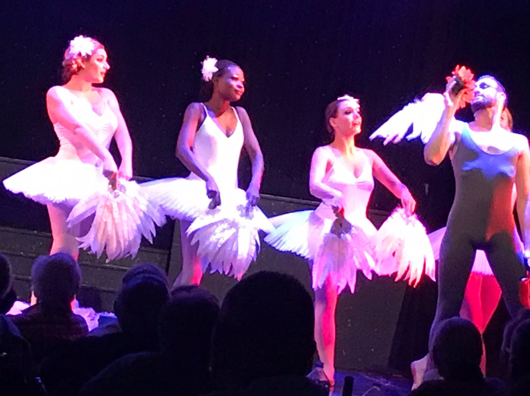 Cabaret L'entrepot景点图片