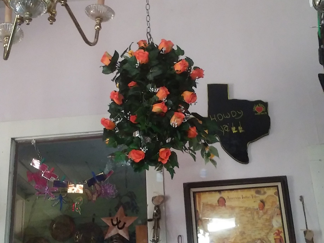 Uncle Henry's Antique Emporium & More-Jefferson必去景点