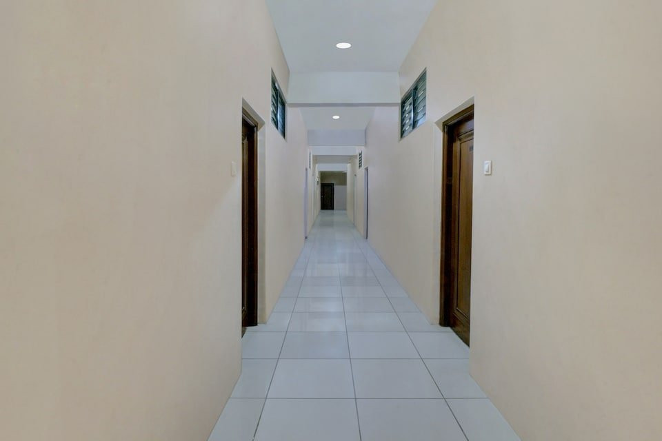 OYO 30636 Hotel Navaratna International主图