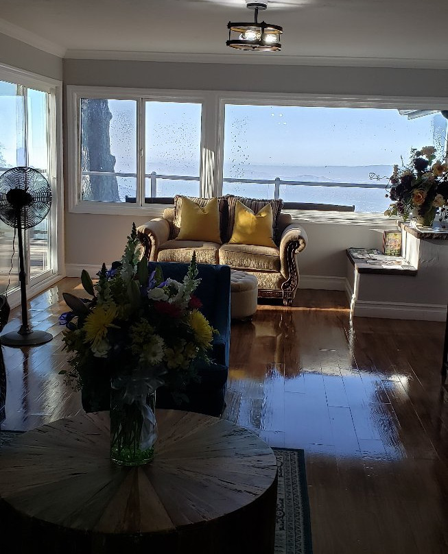 The Sky View Inn主图