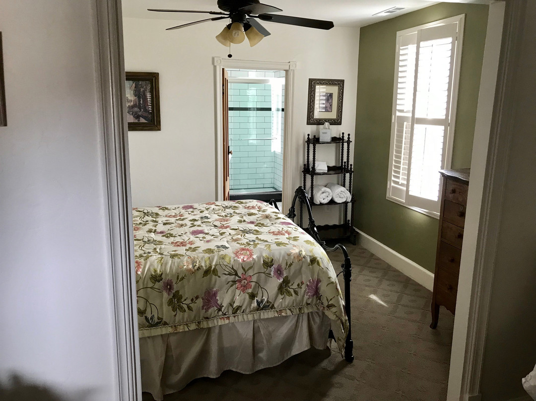 The Jamestown Hotel主图