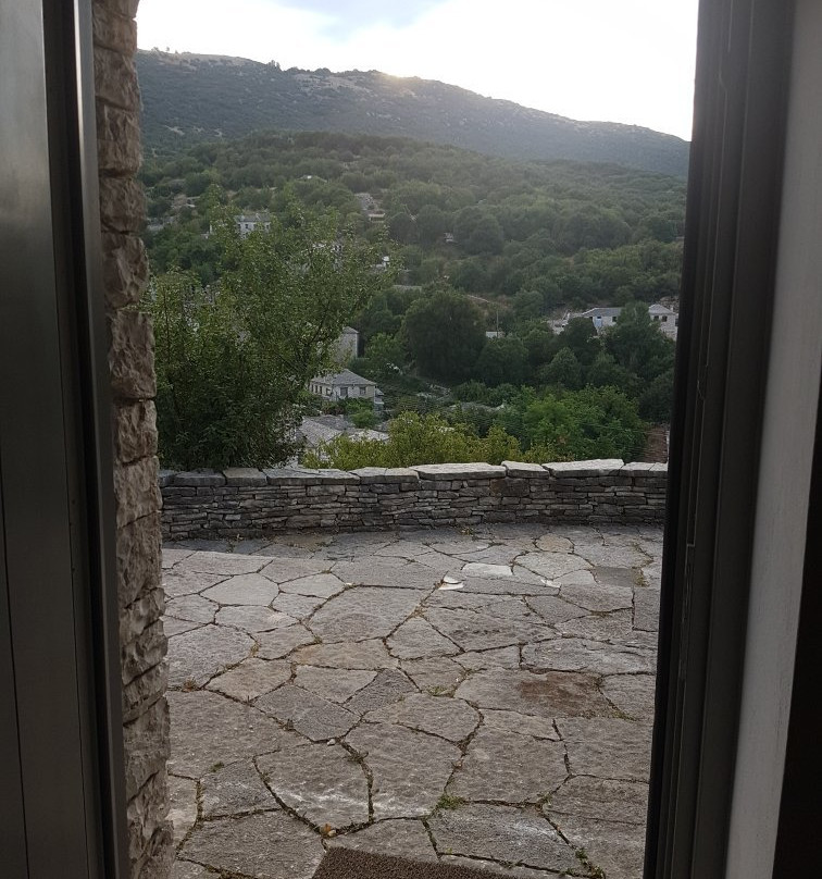 Monopatia Mountain Resort主图