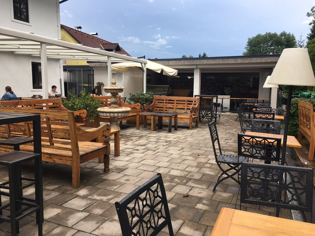 Mansion Dvor Tacen主图