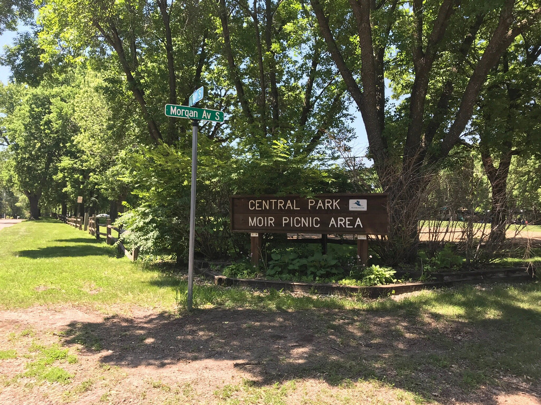 Moir Park-布卢明顿必去景点