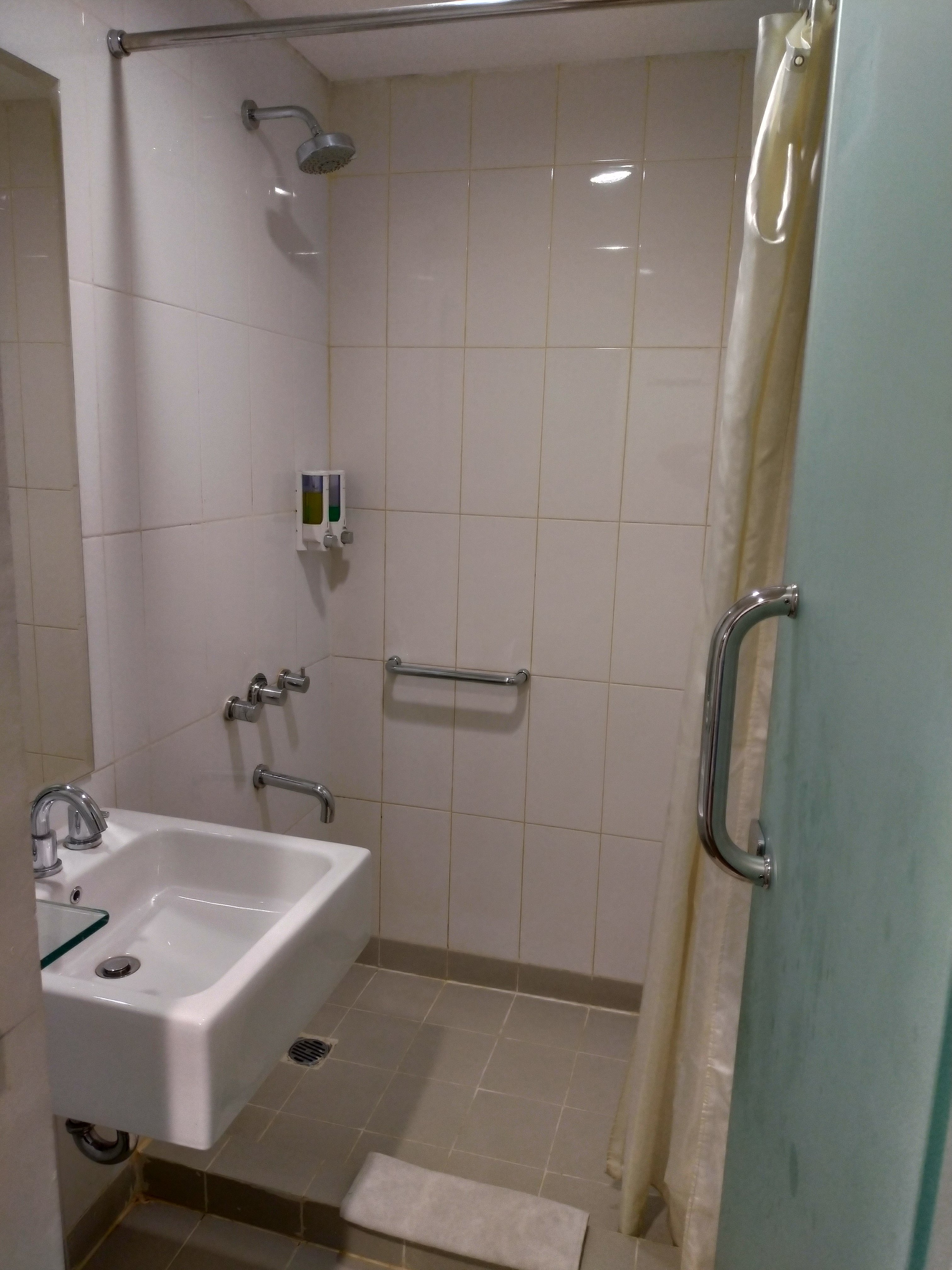 Amaris Hotel Citra Raya Tangerang-浴室