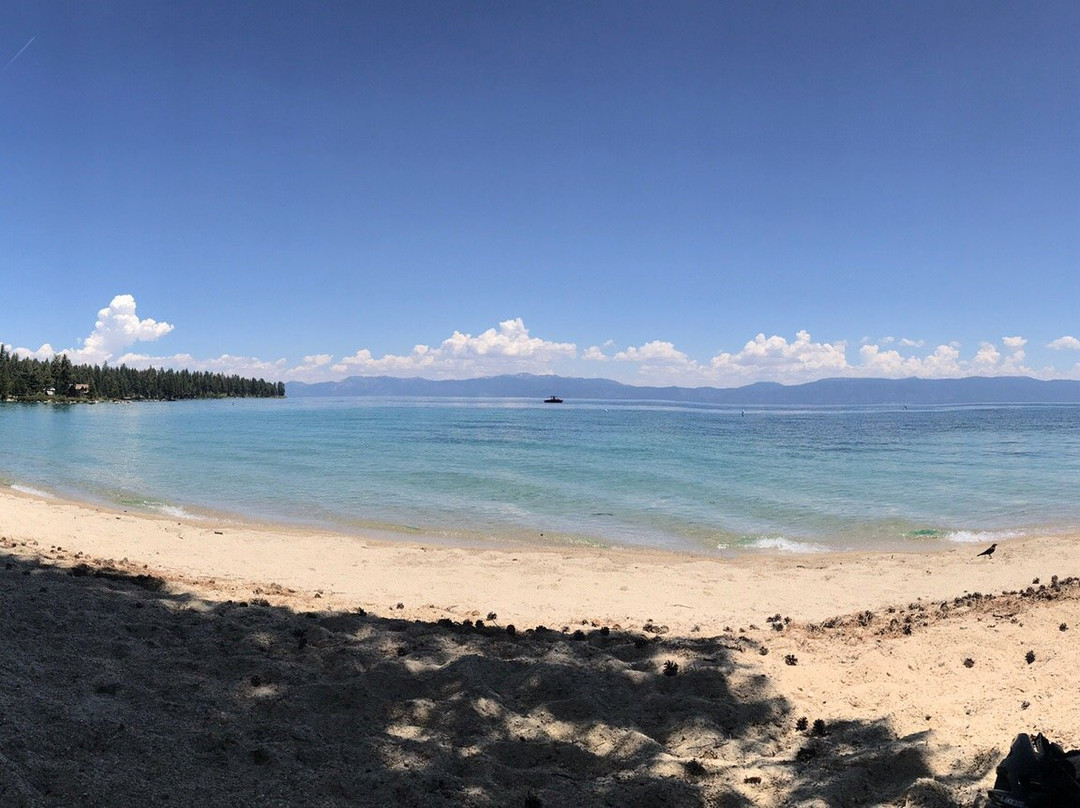 Meeks Bay Beach景点图片