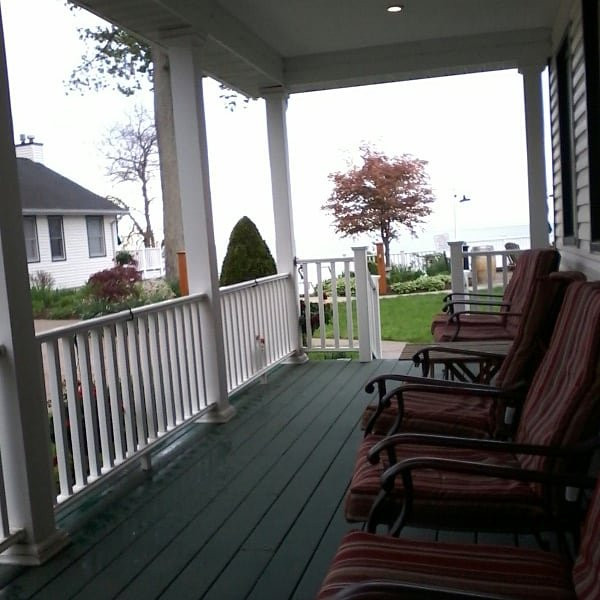 The Lakehouse Inn Retreat主图
