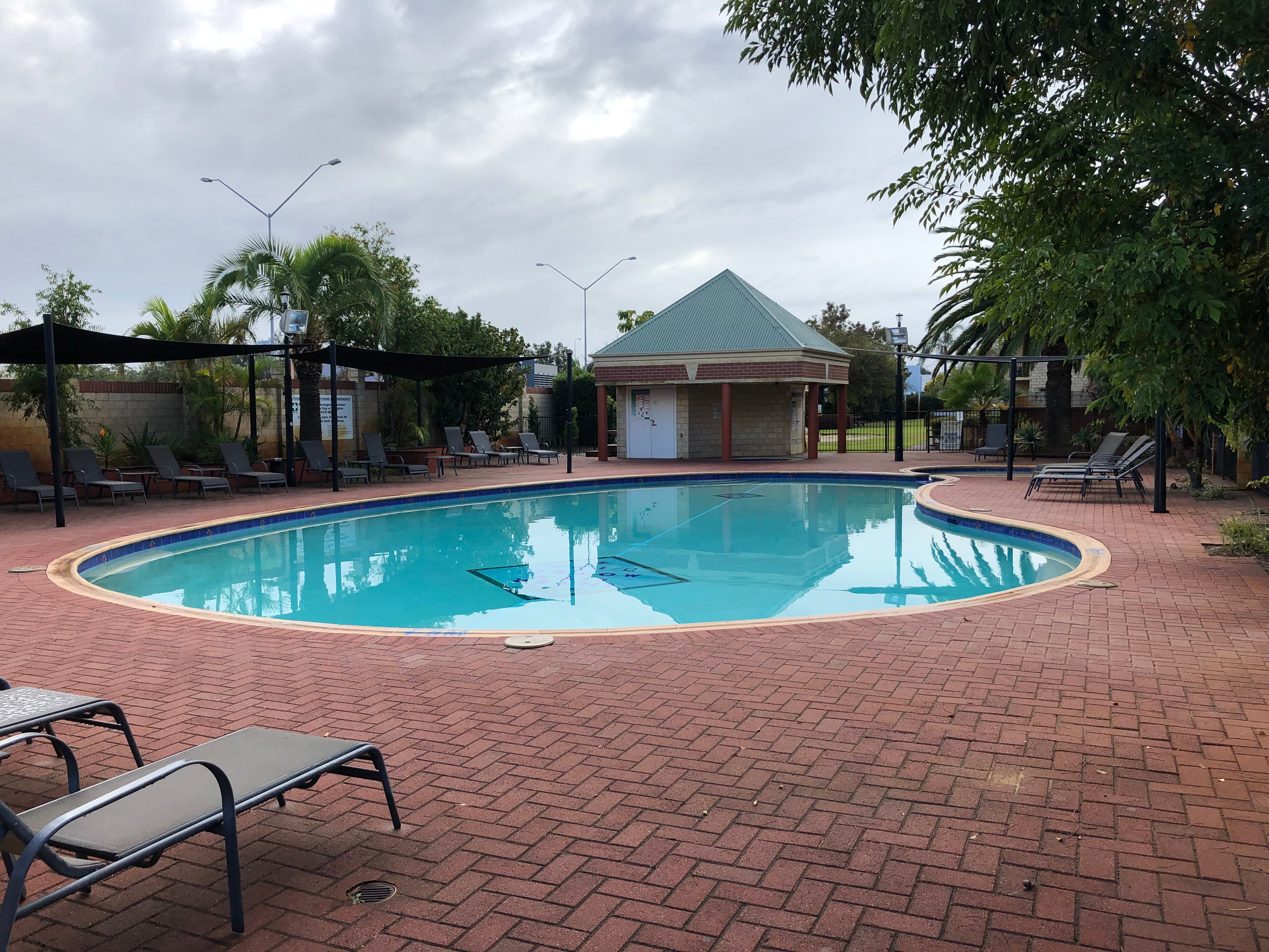 Country Comfort Perth-泳池