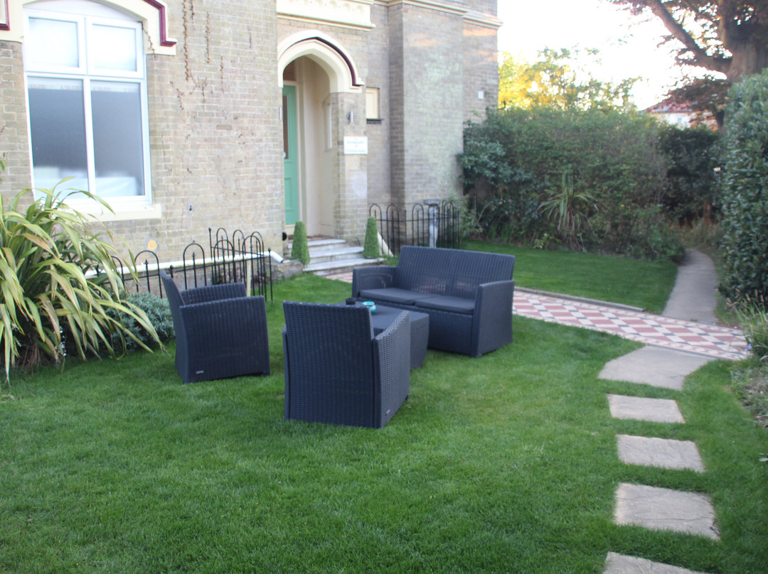 肯伯里酒店主图