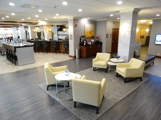Cottonwood Airport & Expo Hotel Louisville主图
