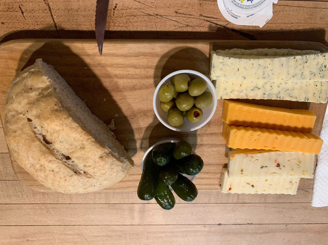 Rainbow Hills Winery, Brewery & Pizzeria-Newcomerstown必去景点