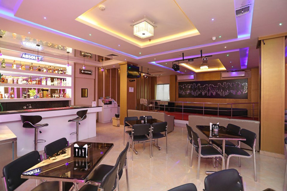 OYO 18774 Utwo Hotel主图