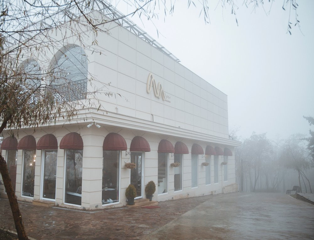 Majnoon Cafe
