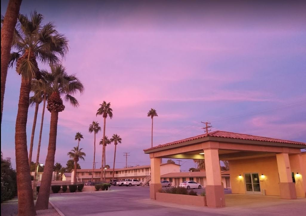 布莱斯骑士旅馆-官方