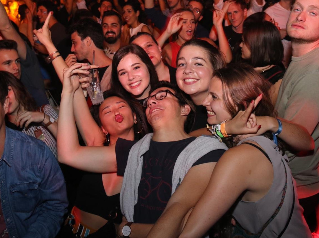 Fiesta Piso Compartido景点图片