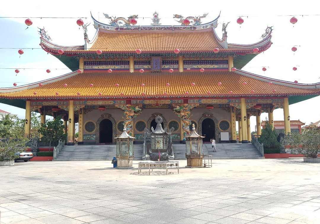 Lian Hua San Ching Tien Temple景点图片