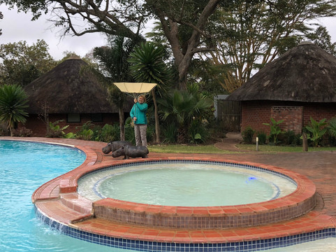 里拉依山林小屋主图