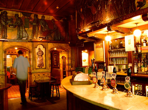 Private Tour of London's Historic Pubs-伦敦必去景点