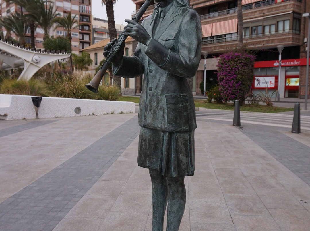 Monumento Homenaje a los Musicos Torrevejenses景点图片