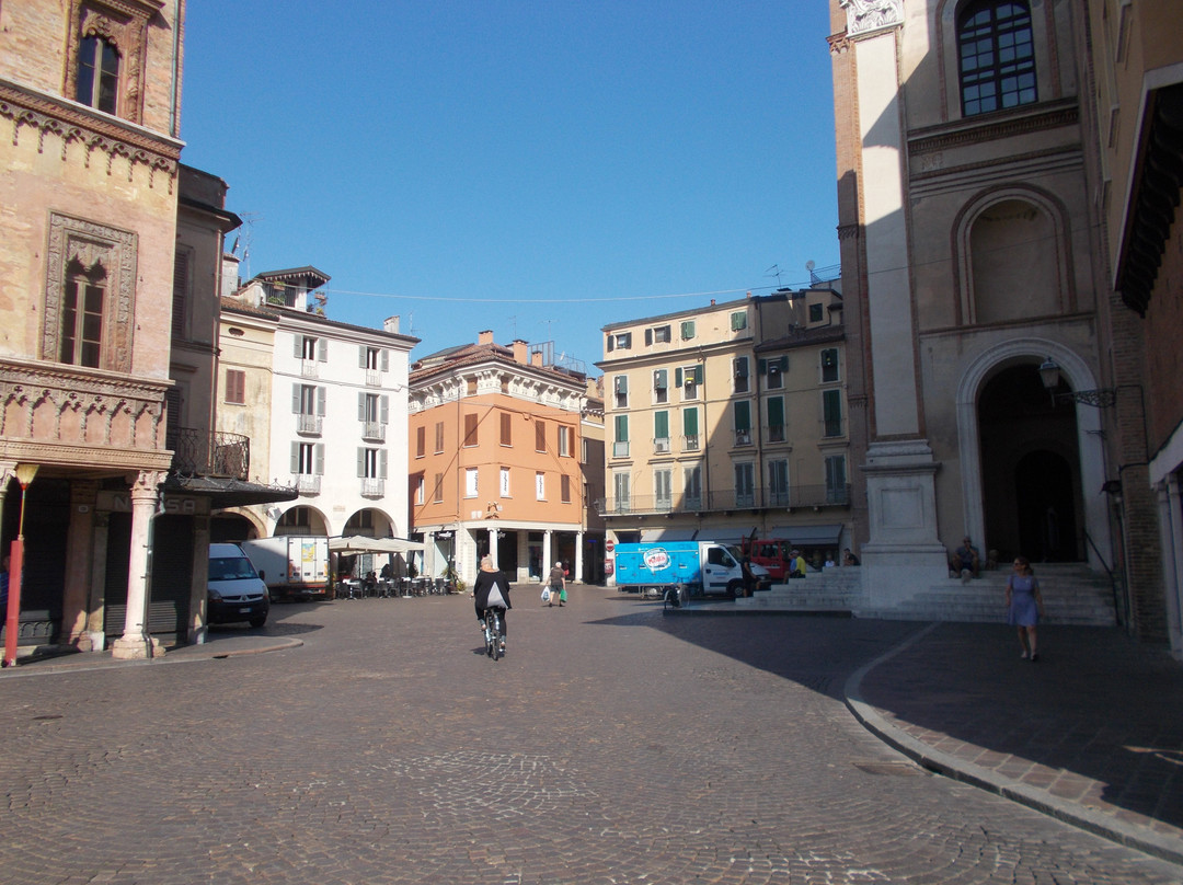 Piazza Andrea Mantegna景点图片