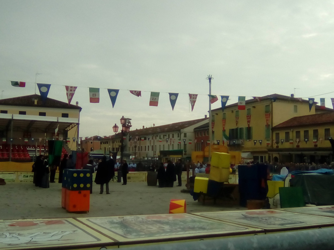 Piazza Martiri Della Libertà-米兰诺必去景点