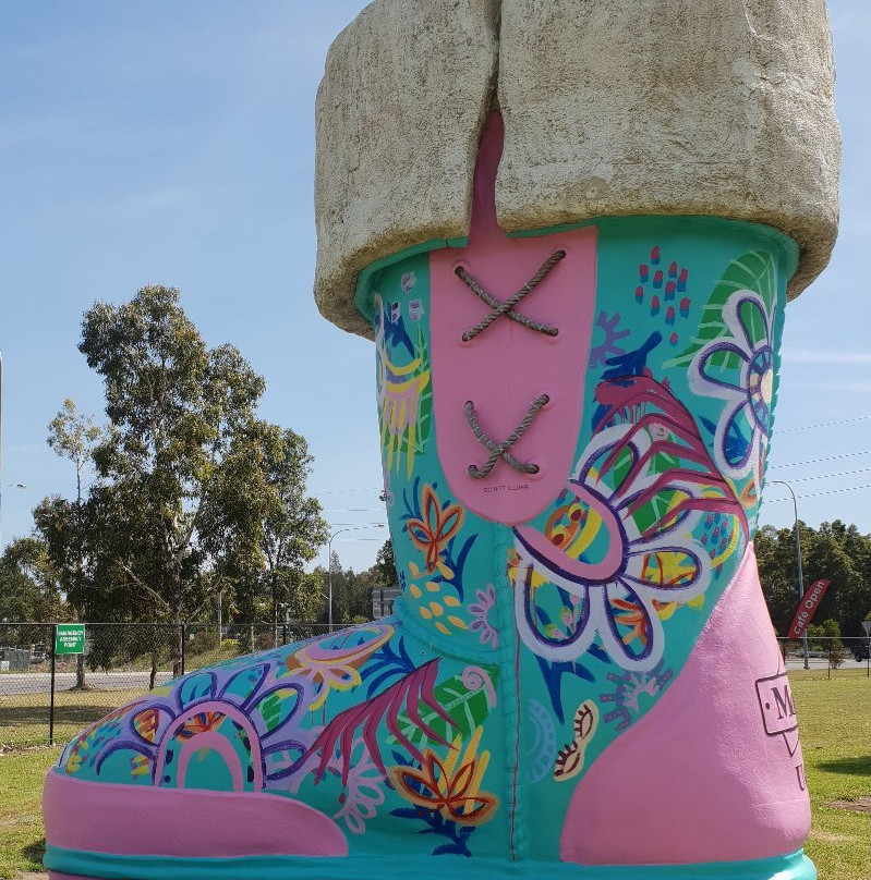 The Big UGG Boots景点图片