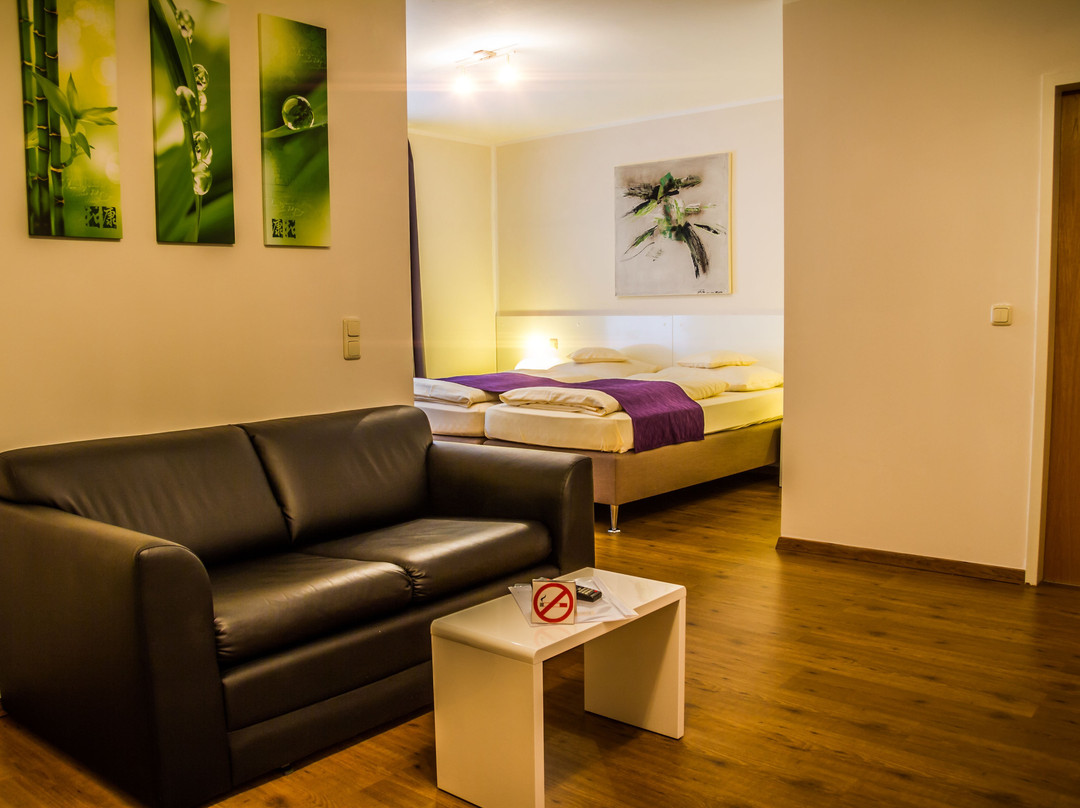 瓦德鲁斯特餐厅酒店主图