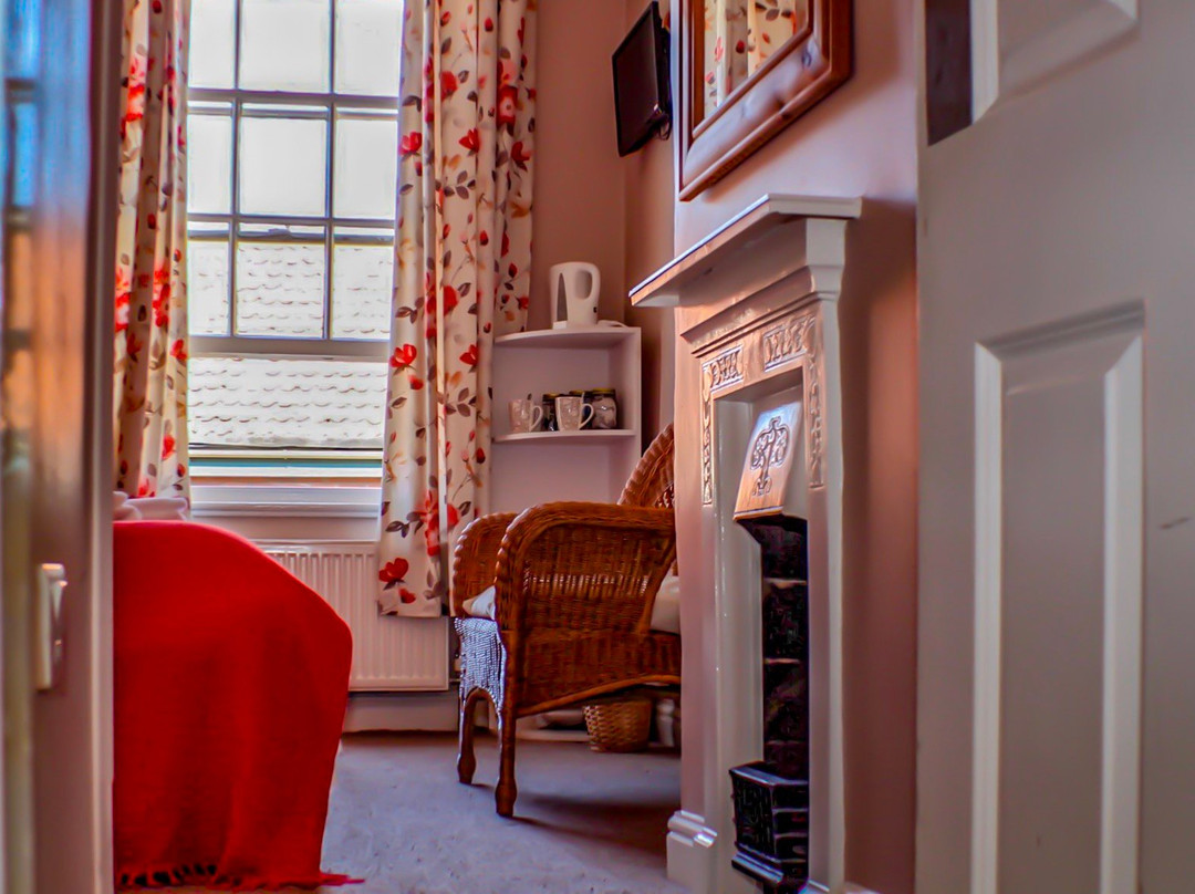 Chapter Two Accomodation主图