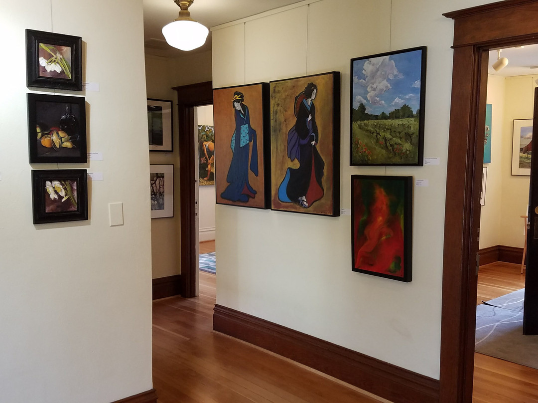 The Gallery at Ten Oaks-麦克明维尔必去景点