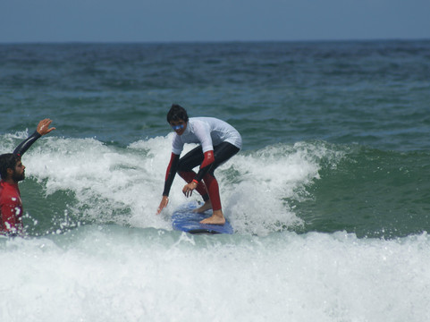 Mowzes Surf School-里斯本必去景点