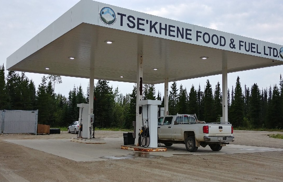 Bear Lake餐馆和美食-Tse'khene Food and Fuel