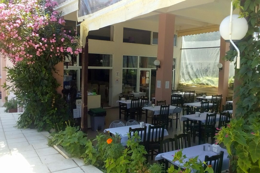 Golden Beach Hotel主图