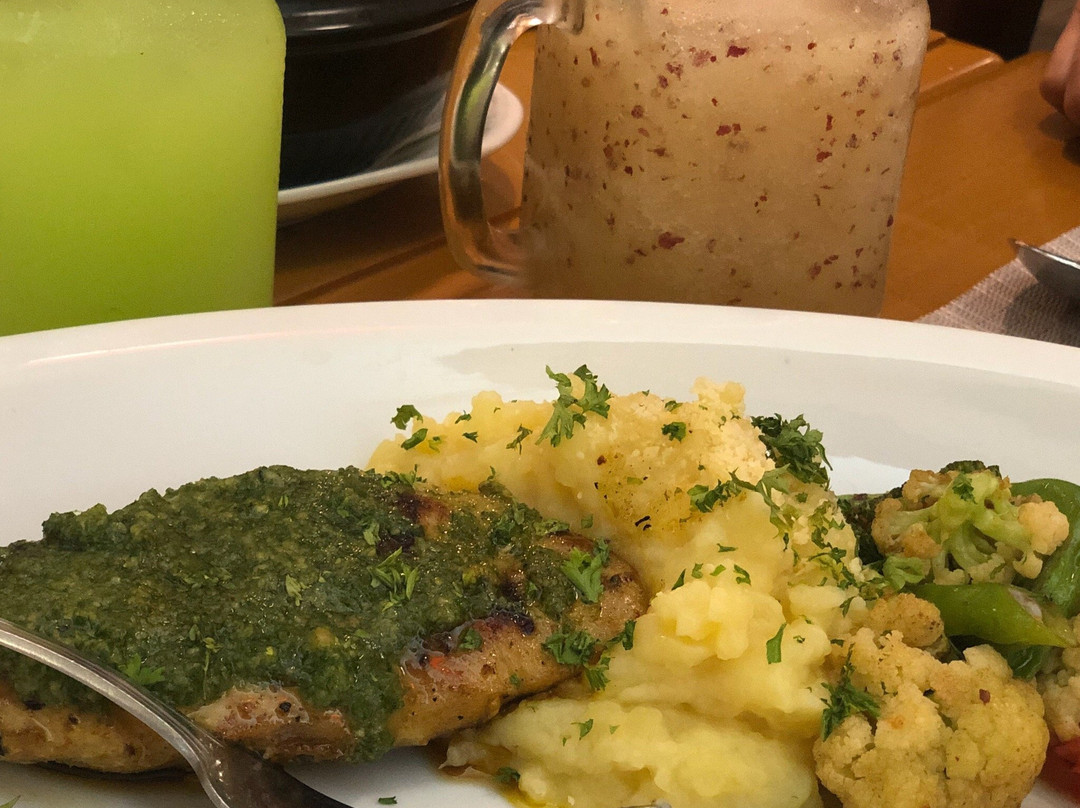 Numancia餐馆和美食-Royal S Cafe