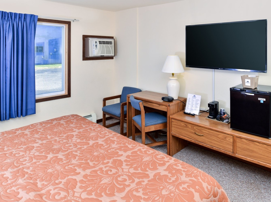 Love Hotels Staples by OYO at HWY 10 MN主图