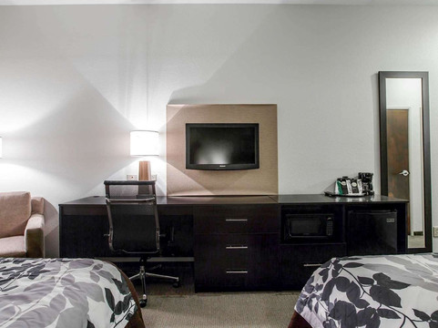 马里昂军事学院舒眠套房酒店主图