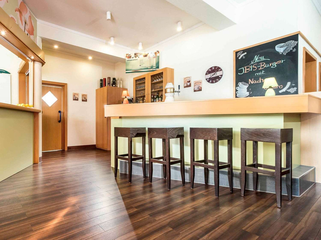 宜必思卡塞尔梅尔松根酒店主图