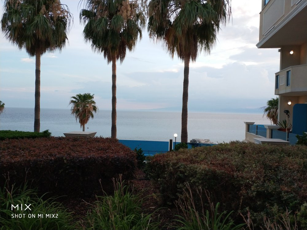 嘉尔德尼亚酒店主图